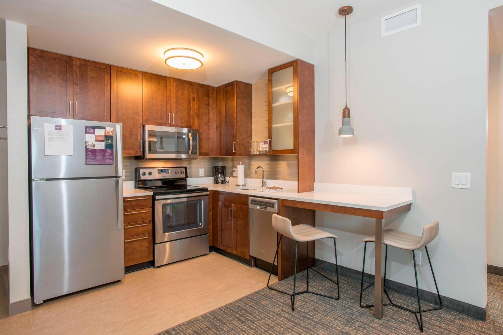 By Marriott Midtown/rookwood Cincinnati