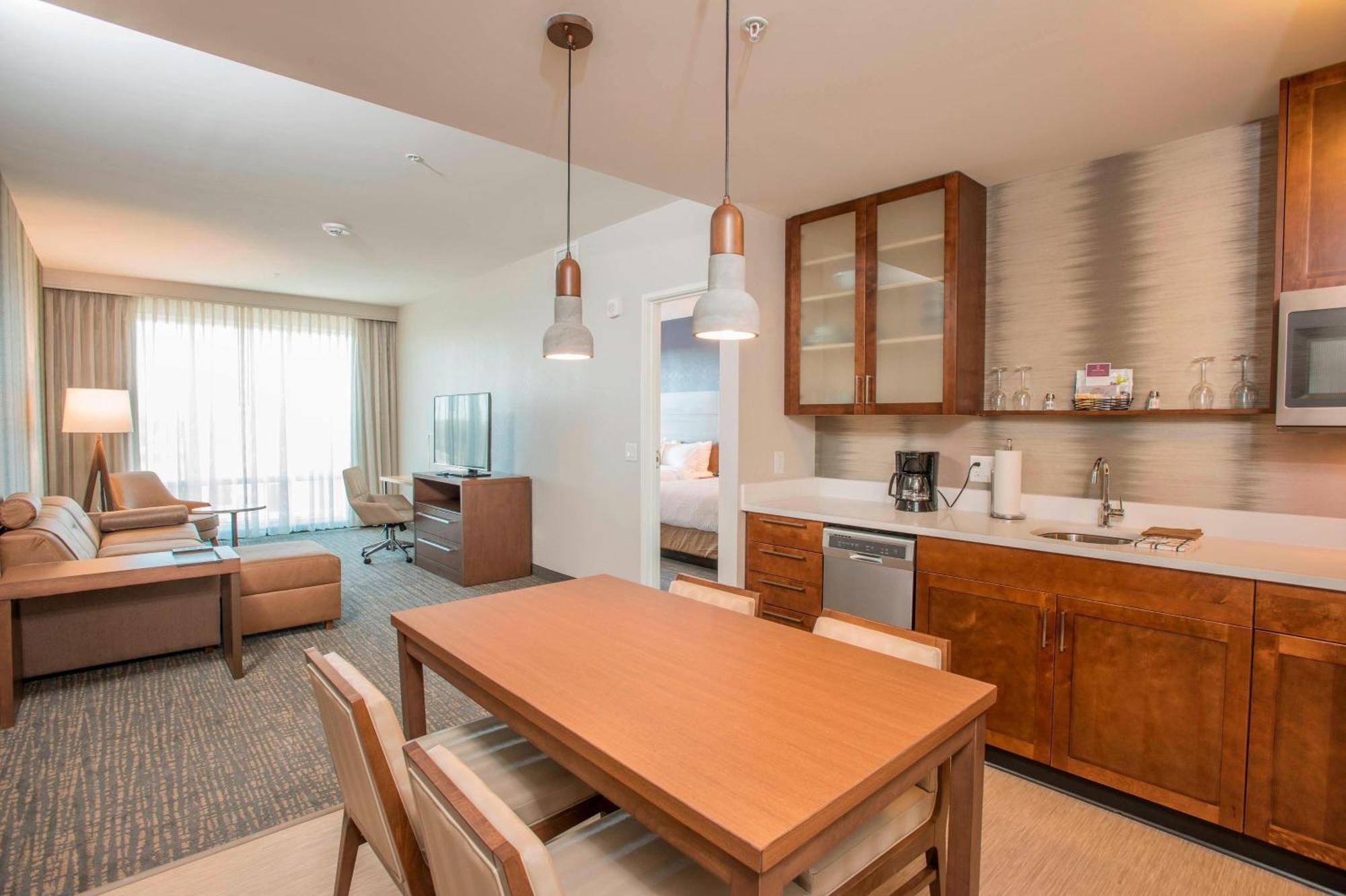 By Marriott Midtown/rookwood