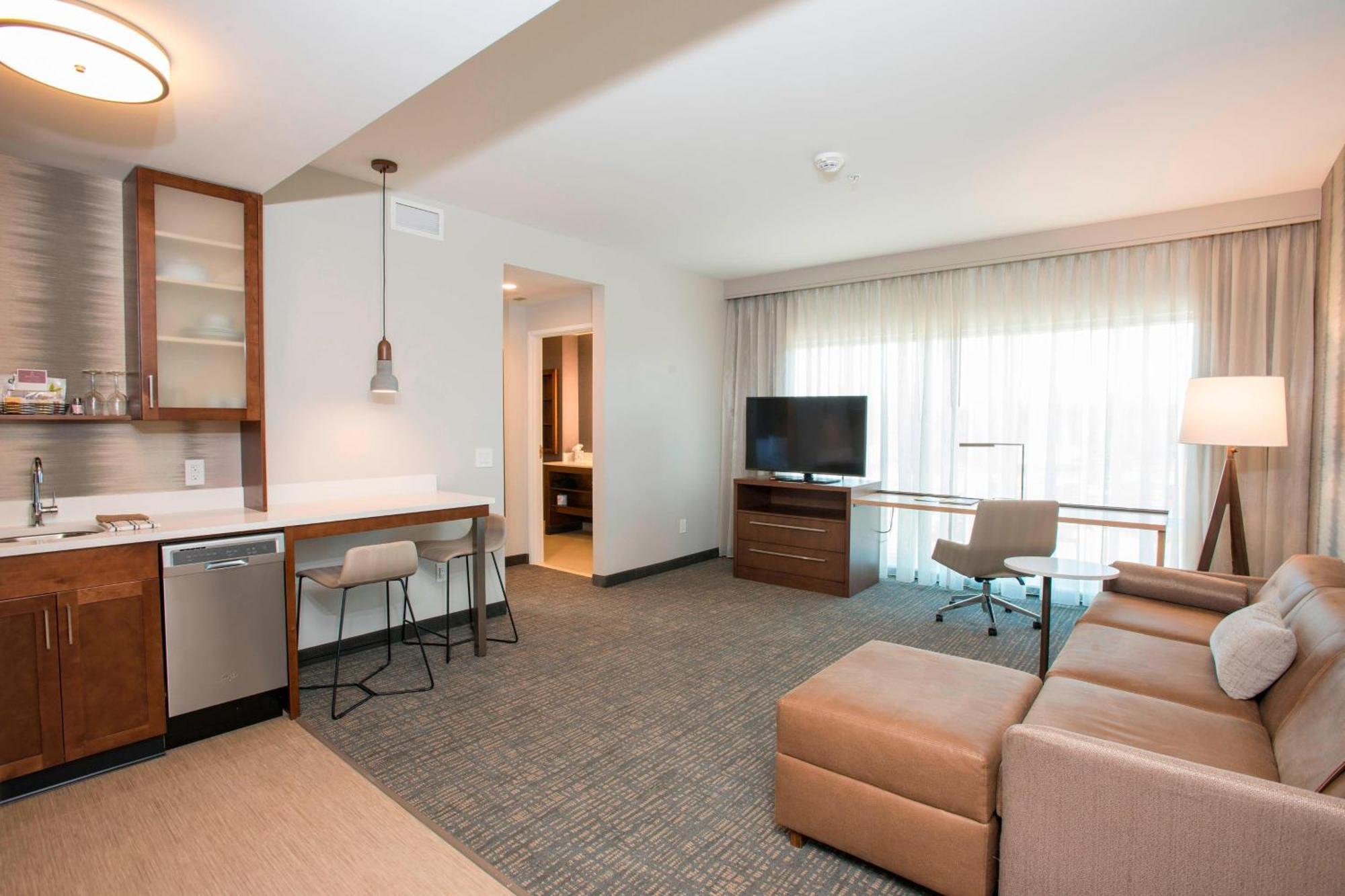 By Marriott Midtown/rookwood Cincinnati