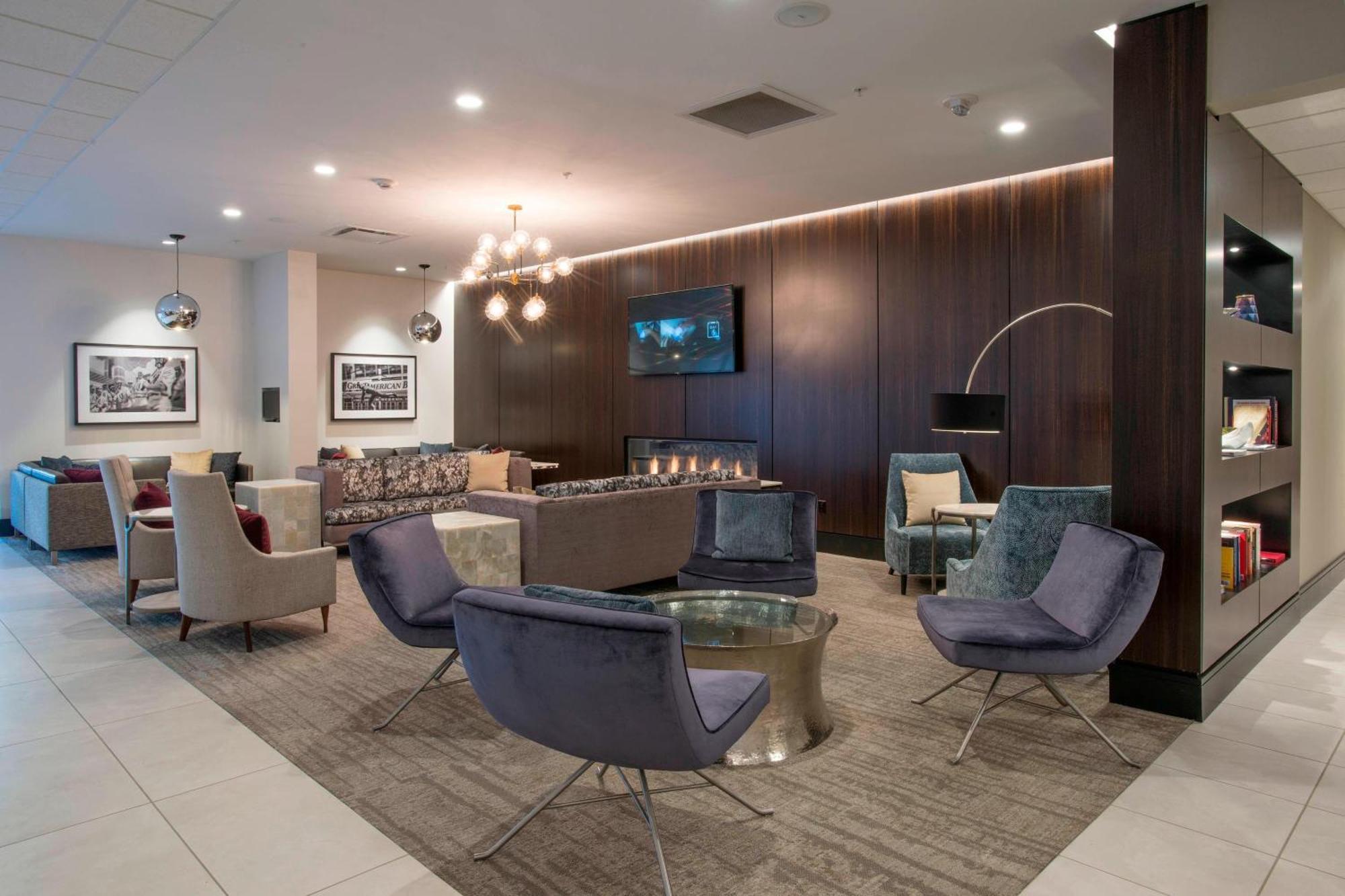 By Marriott Midtown/rookwood Cincinnati