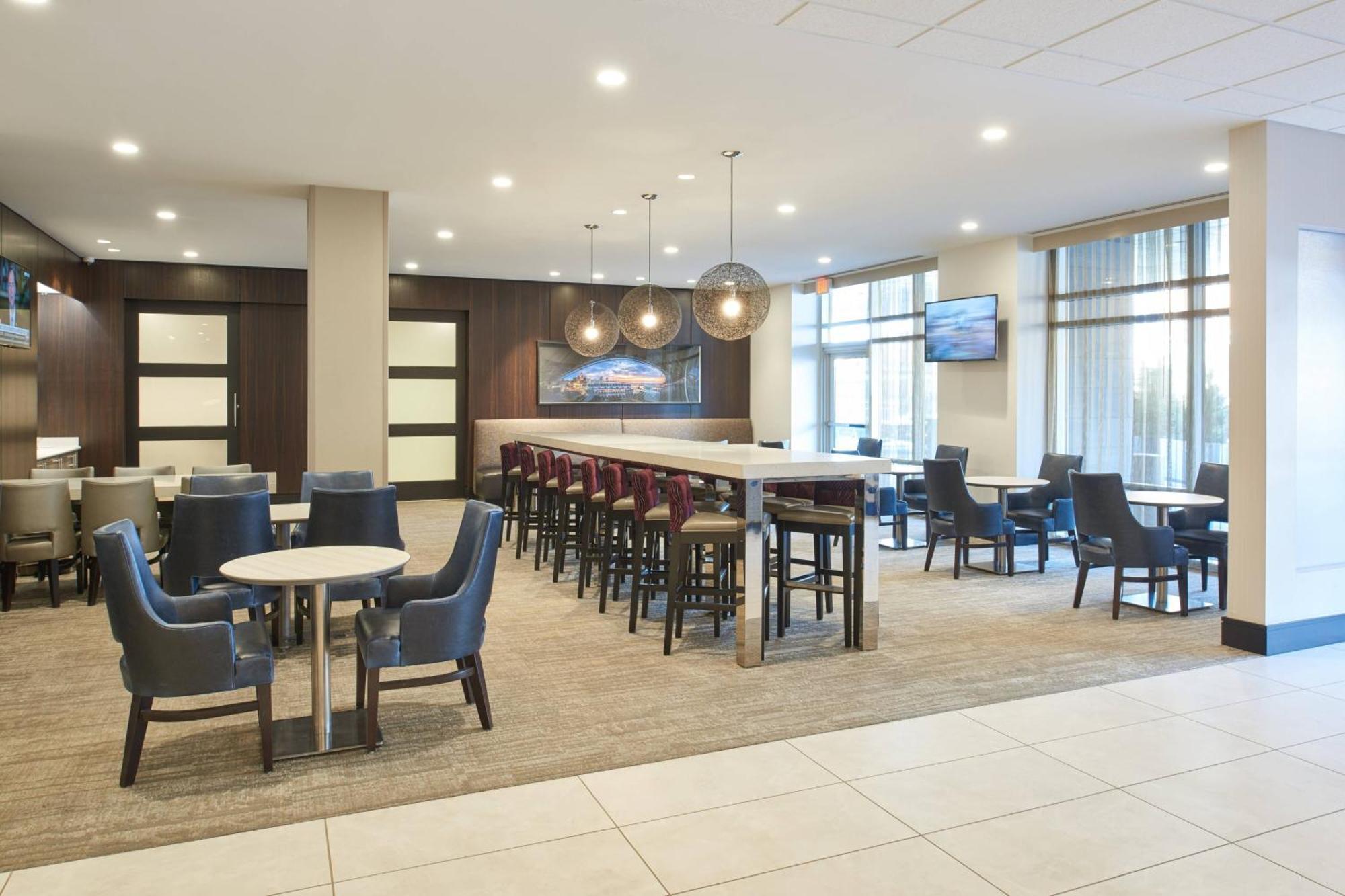 By Marriott Midtown/rookwood 3* Cincinnati